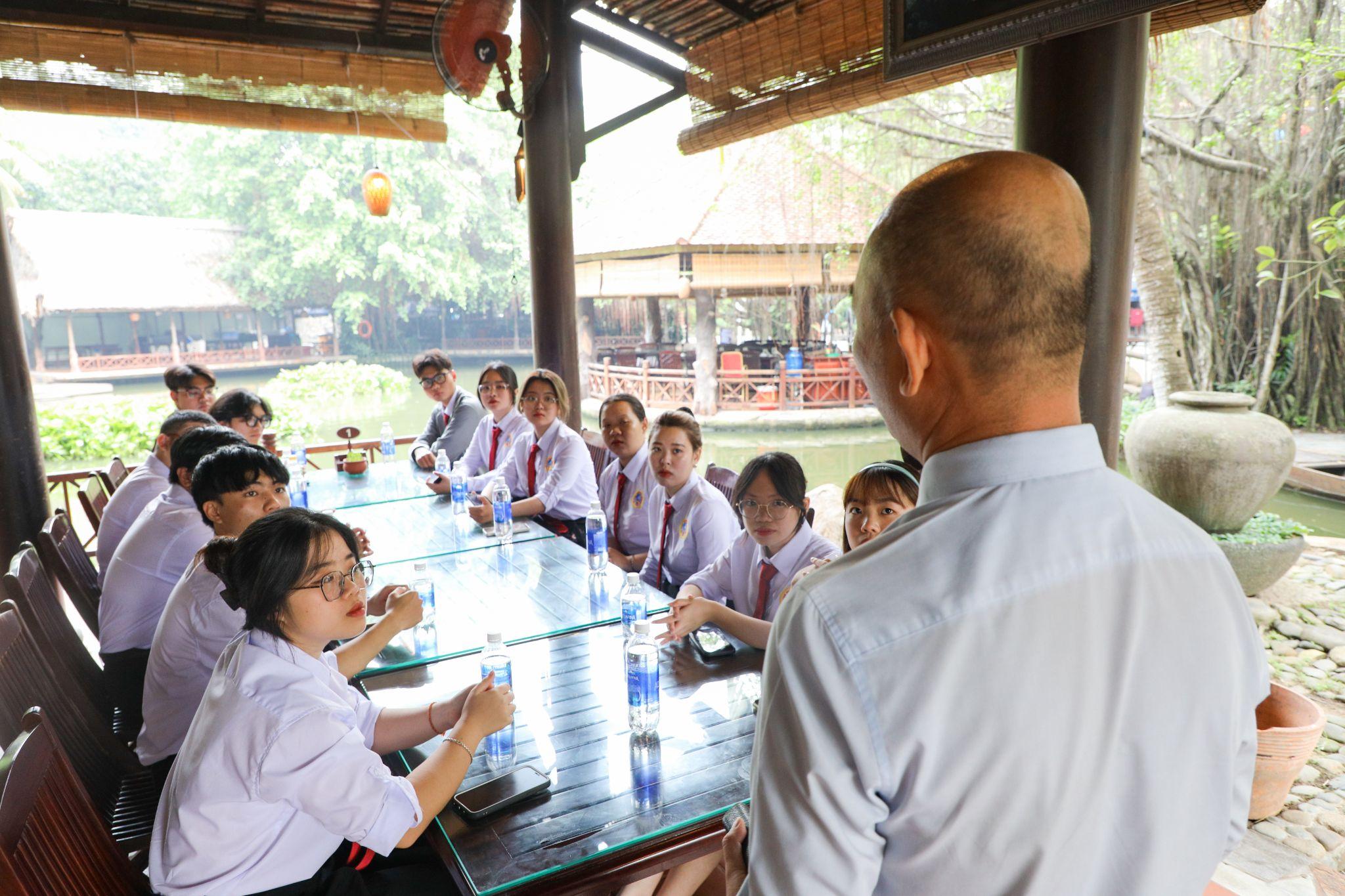 Trải nghiệm khu nghỉ dưỡng xanh, tích lũy thêm kiến thức