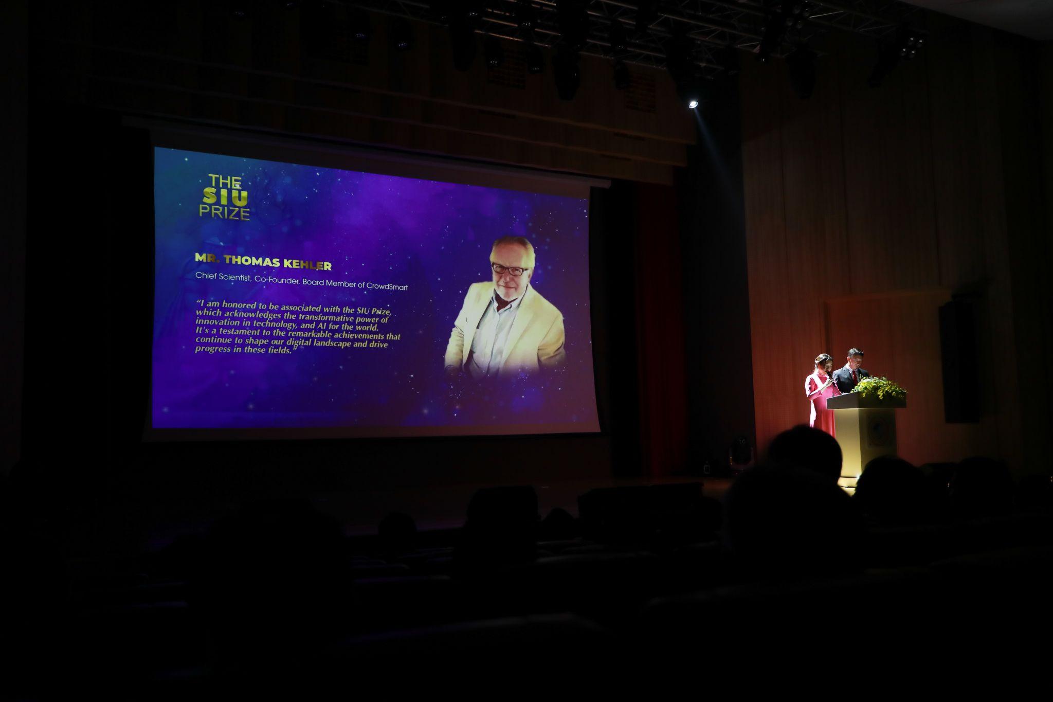 SIU Prize - Giải thưởng khoa học quốc tế tôn vinh tri thức Việt