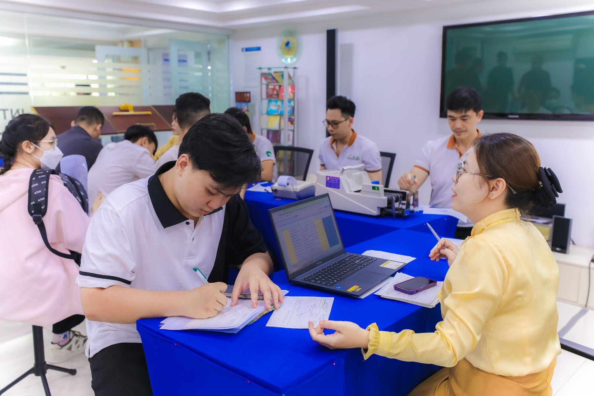 Ngày đầu tiên của hành trình mới - SIU chào đón tân sinh viên K17